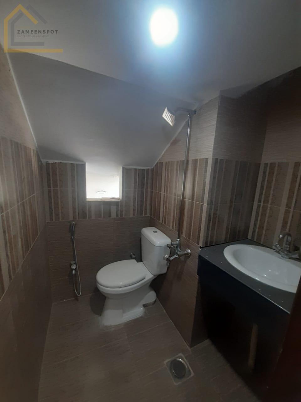 House For Sale in Gulshan-e-Maymar Sector Q 240 Sq Yard