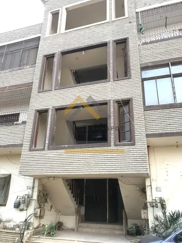 170 Sq Yds Ground Floor 3 Bed DD Portion for Sale – Gulshan‑e‑Iqbal Block 11, Karachi